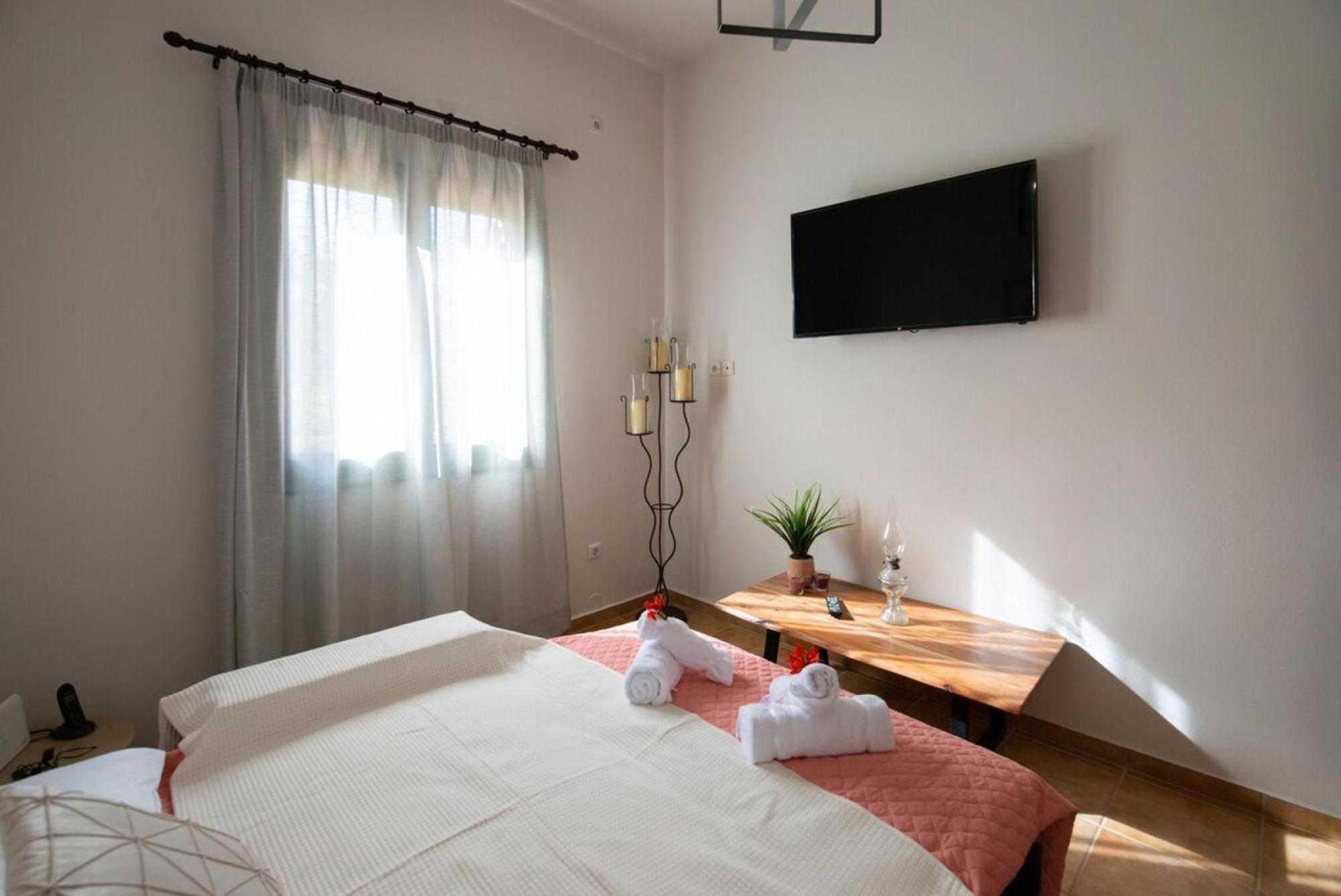 Peroulakis Traditional House Afrata Экстерьер фото