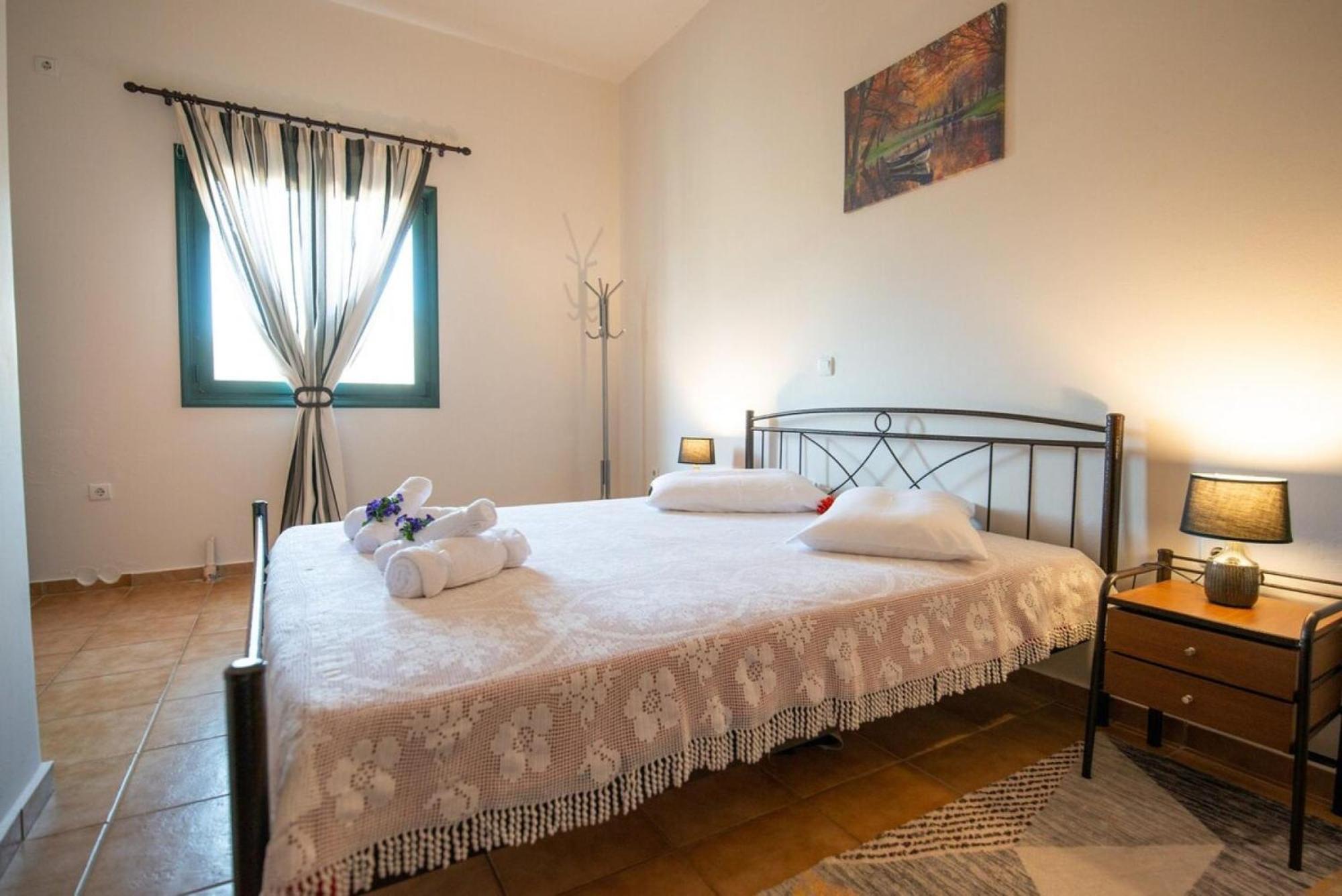 Peroulakis Traditional House Afrata Экстерьер фото
